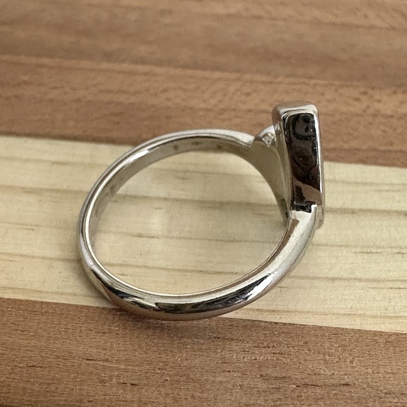 Vintage Southwestern Style Heart Ring Size 5 Turquoise Coral Inlay Silver Tone - Picture 3 of 8